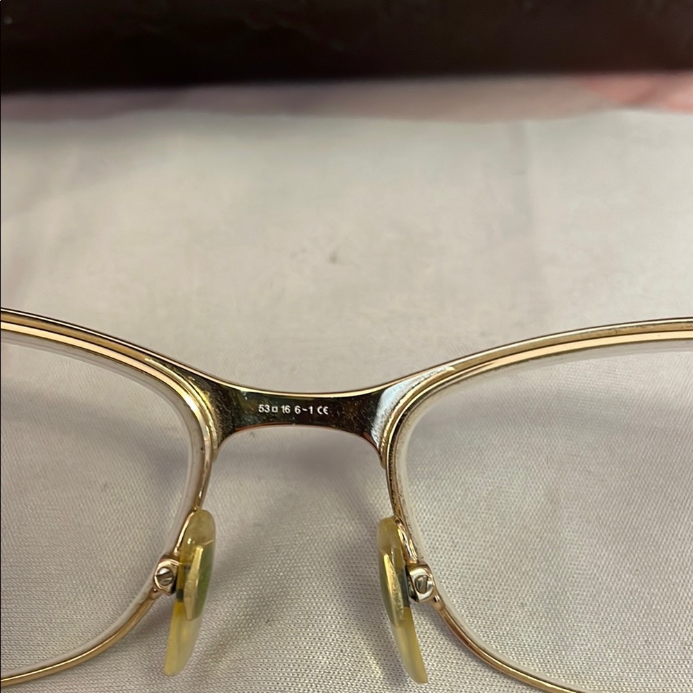 Gucci Black and Gold Designer Glasses - Picture 5 of 10